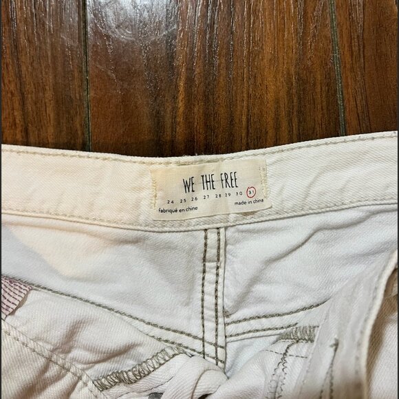 Free People We The Free White Denim Shorts with Red Striped Pockets Women's 31 - Picture 3 of 4